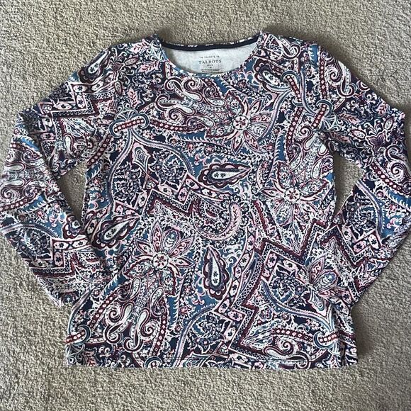 The Talbots Crewneck Tee in Scrolling Paisley - Picture 5 of 12